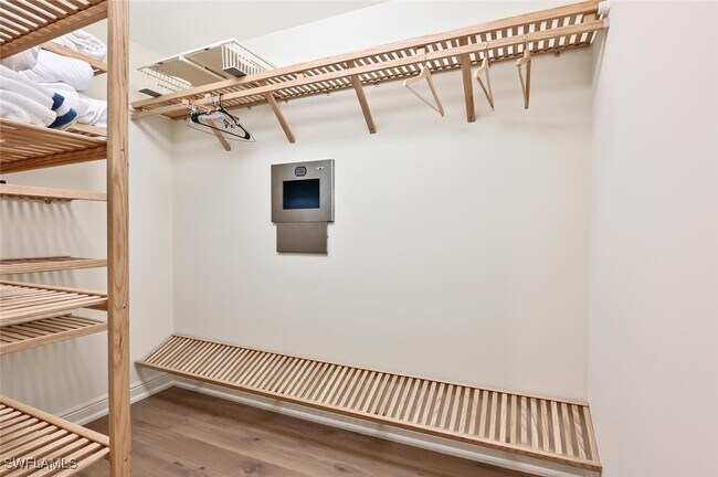 Building Photo - 1530 5th Ave S