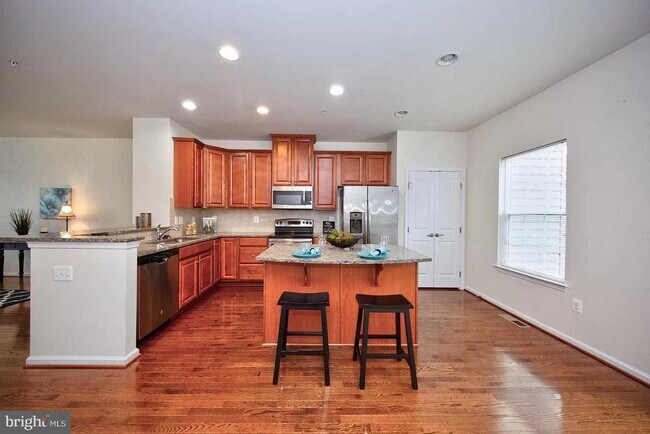 Building Photo - 2965 Galloway Pl