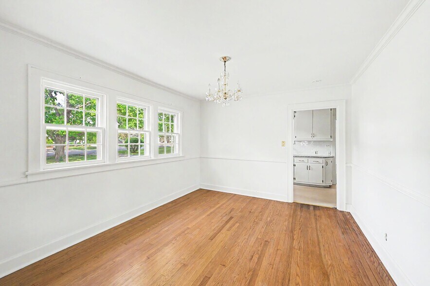 Building Photo - 712 Cantrell Ave