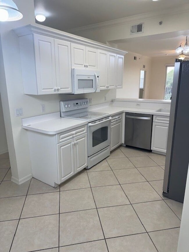 Building Photo - Osprey Cove 2/2-