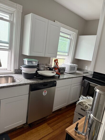 Kitchen - 18 Summer St