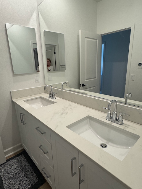 Building Photo - 283 Hadley Wy