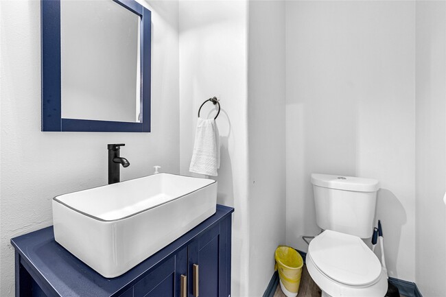 Building Photo - 6818 Catarina Cir