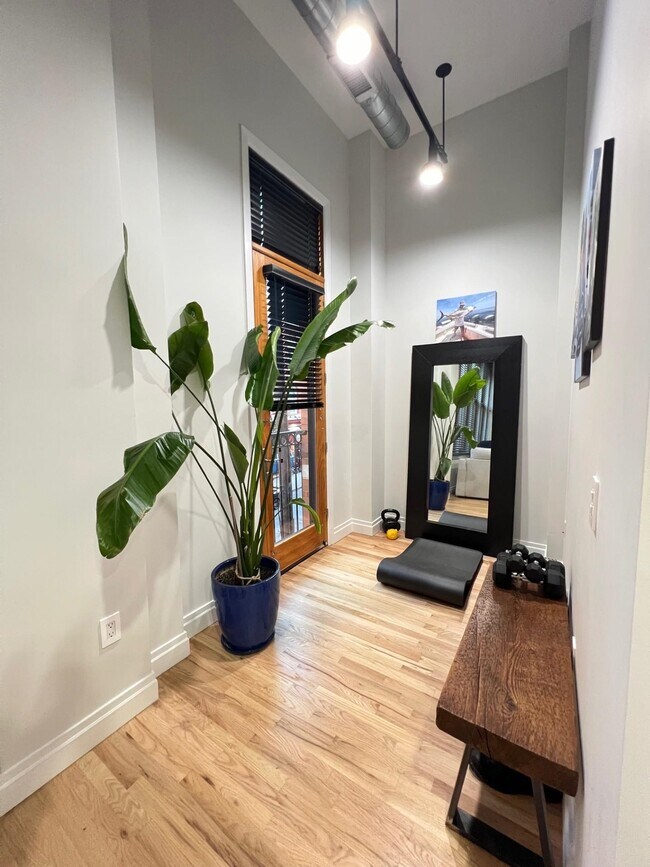 Building Photo - 338 Grove St