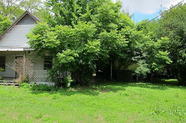 Building Photo - 5307 Pine Ave