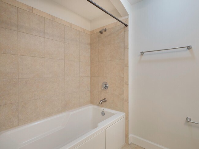 Building Photo - 1660 Renaissance Commons Blvd