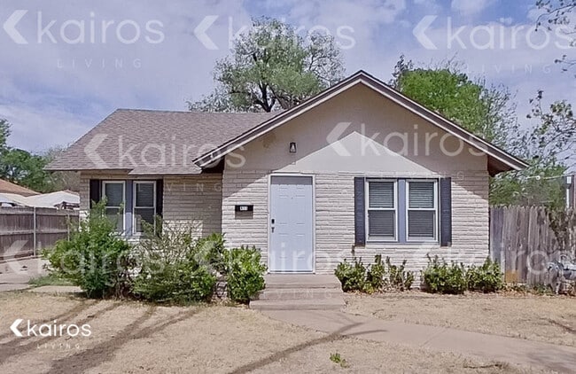 Building Photo - 411 Sunset Terrace