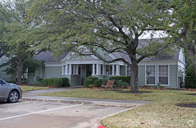 Building Photo - Crystal Creek Apartments