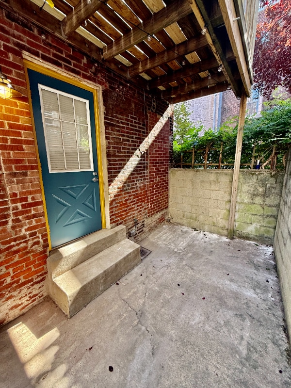 Building Photo - 1008 Salter St