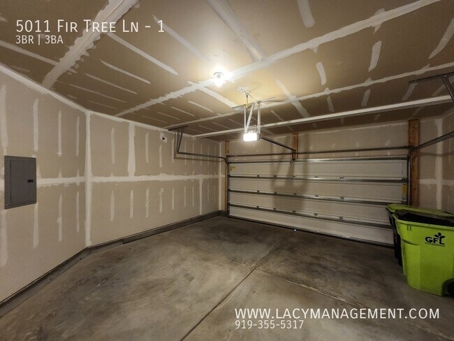 Building Photo - 5011 Fir Tree Ln