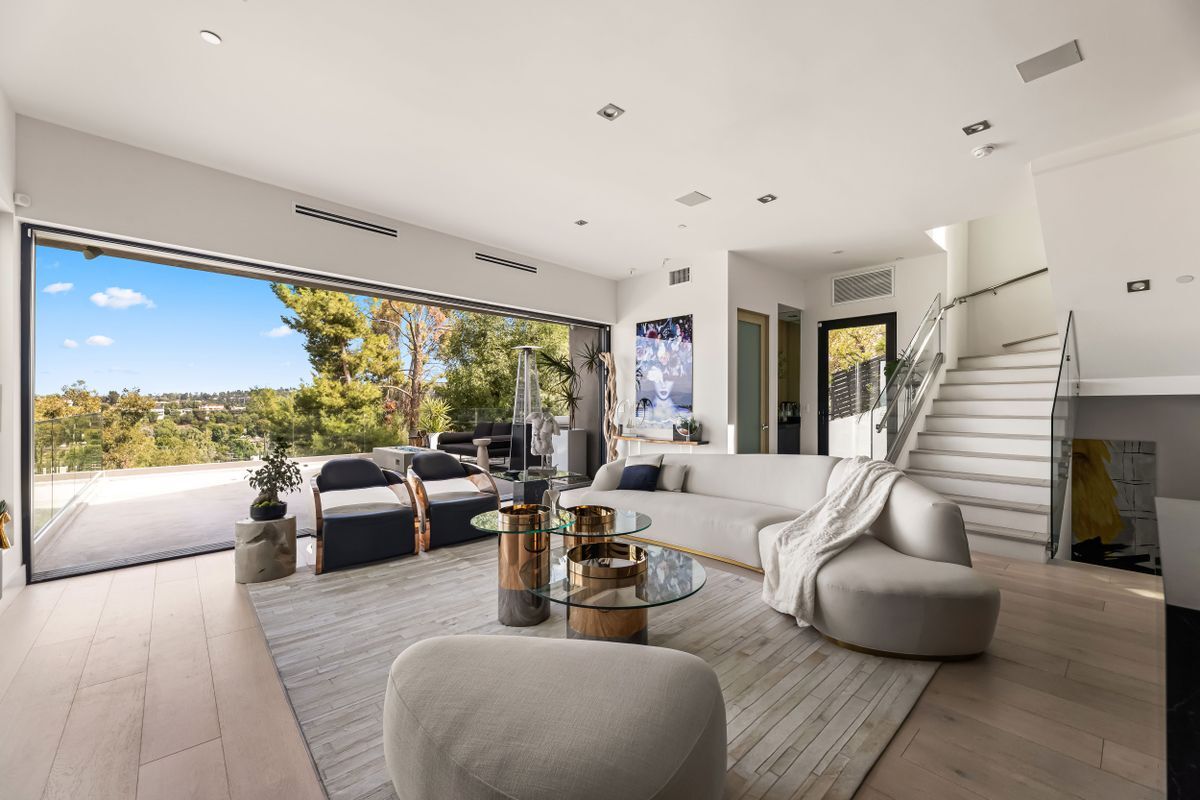 Building Photo - 5170 Medina Rd