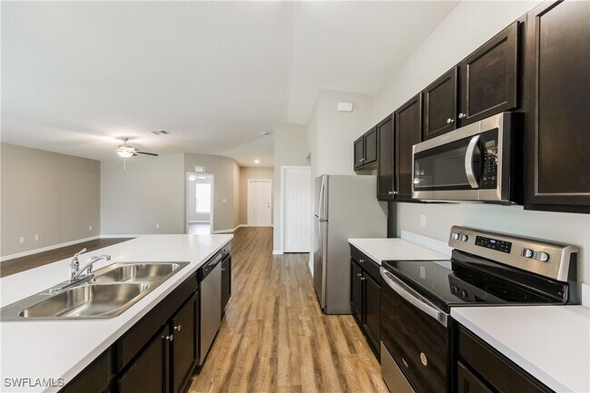 Building Photo - 3015 13th St SW