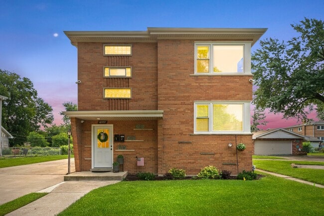 Building Photo - 10537 Austin Ave