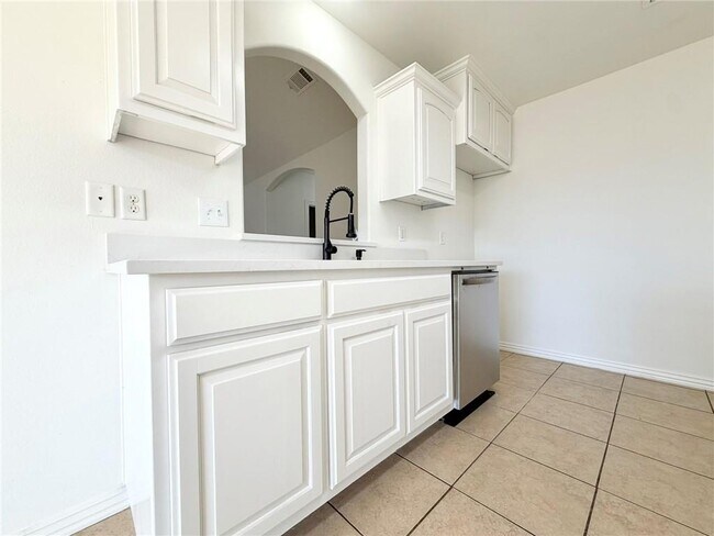 Building Photo - 2912 S D Pl