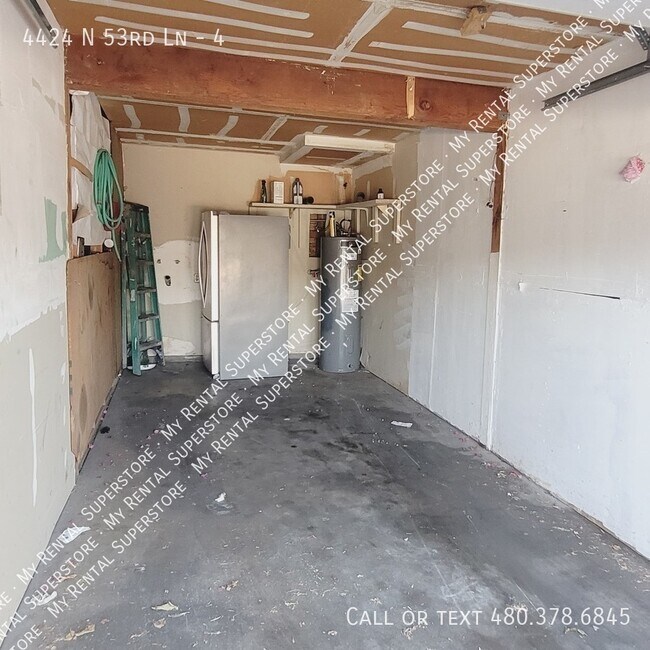 Building Photo - 4424 N 53rd Ln