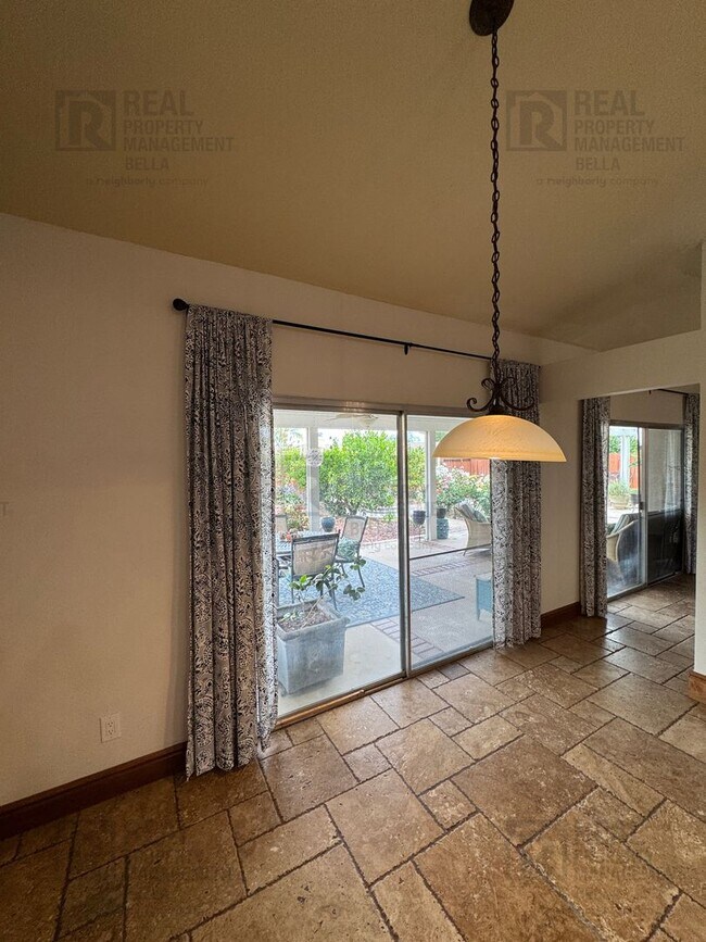 Building Photo - Spacious & Stylish Living in the Heart of Lake Elsinore