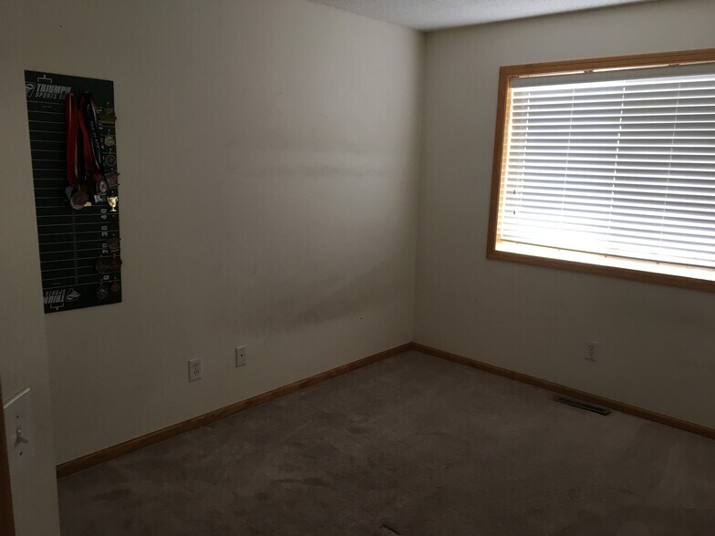 Building Photo - 17320 River Birch Ln