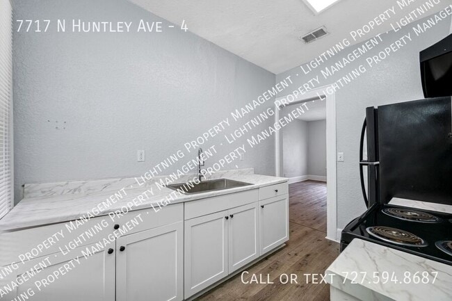 Building Photo - 7717 N Huntley Ave