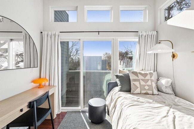 Building Photo - 1904 E 17th St