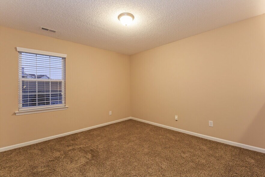 Building Photo - 15239 Pangborn Pl