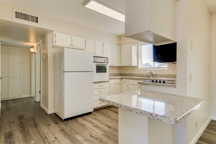 Building Photo - 5333 E Adobe Rd