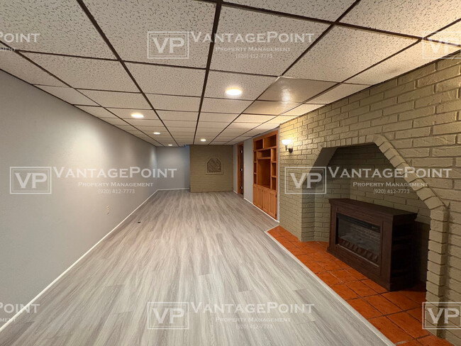 Building Photo - 4220 Hillcrest Dr