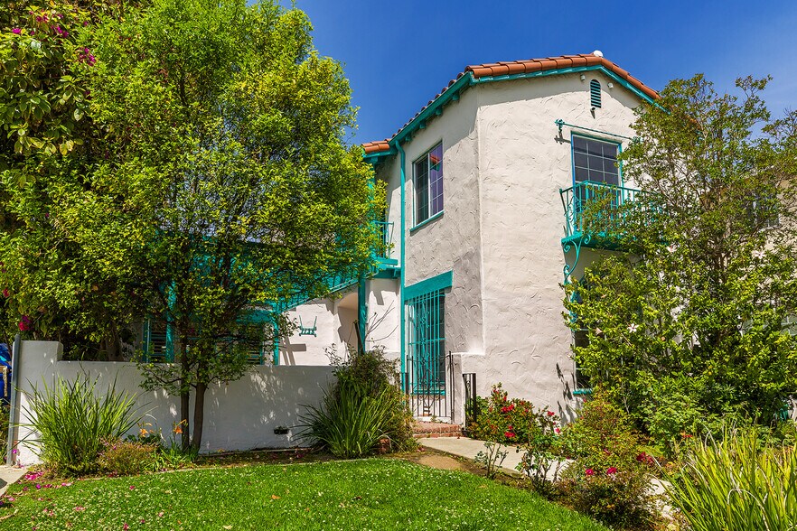 Primary Photo - 1135 Crest S Dr