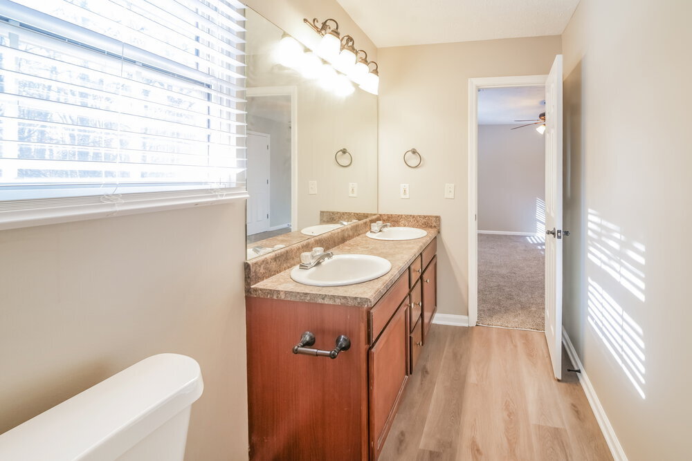 Building Photo - 1860 Rainbow Ln