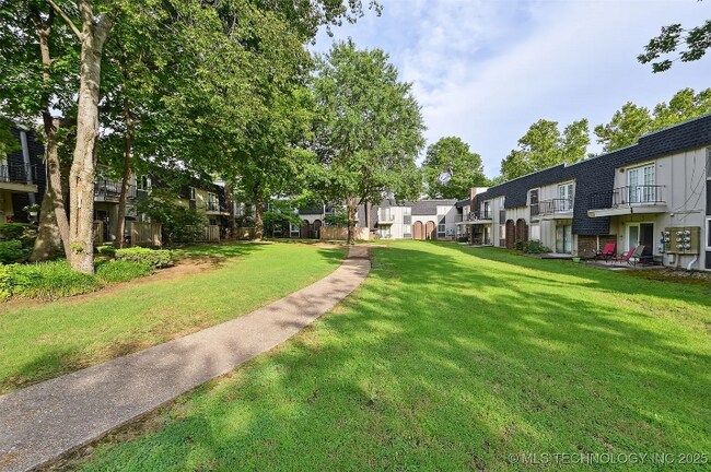 Building Photo - 6814 S Toledo Ave