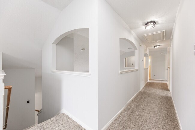 Building Photo - 23106 Beech Canyon Dr