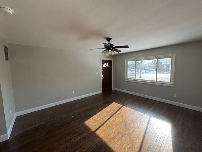 Building Photo - Newly Renovated 3-bedroom, 1-bathroom home in Bethlehem Township