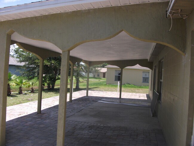 Building Photo - 221 Cobalt Dr