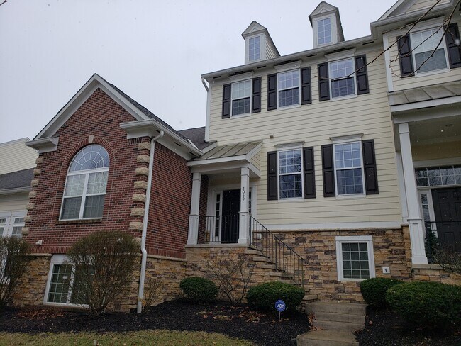 Building Photo - 1059 Bluffway Dr