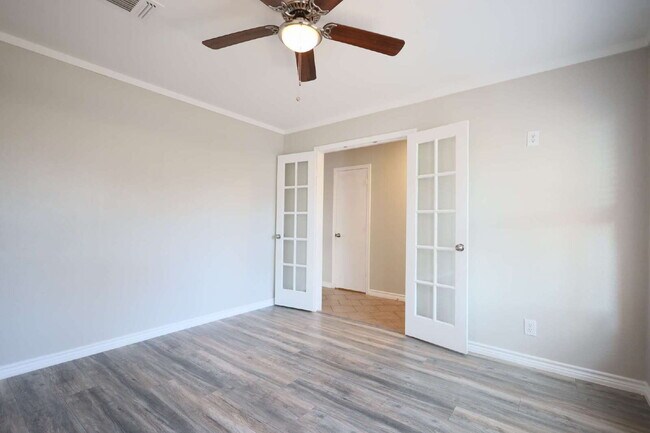 Building Photo - 9519 Braun Square