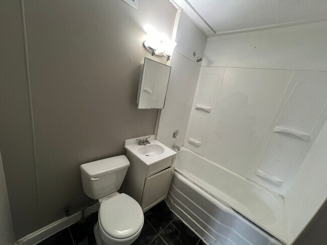 Building Photo - Vine duplex