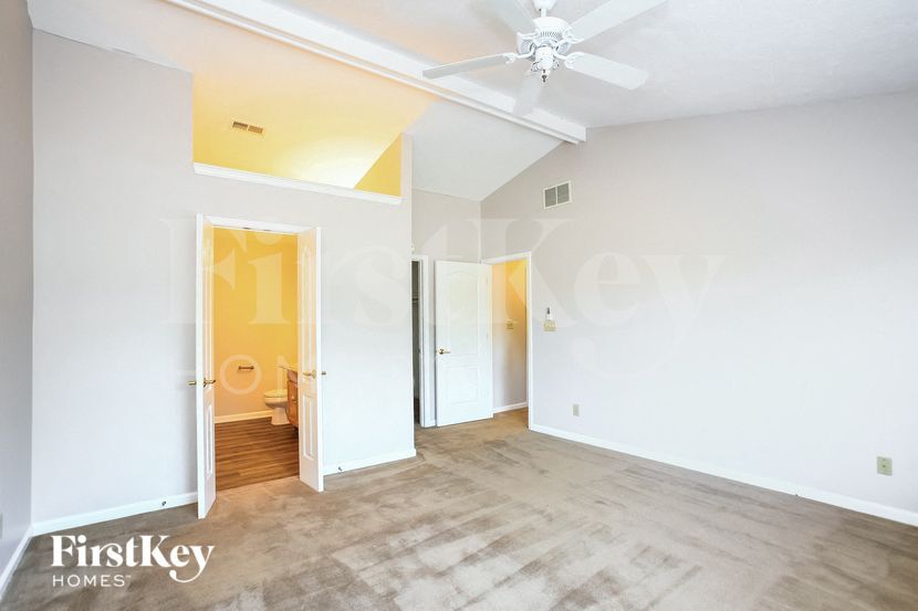 Building Photo - 740 Speedway Woods Dr