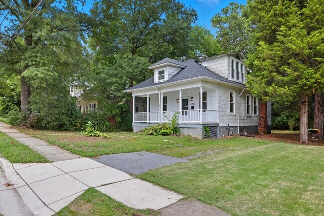 Building Photo - 3802 Parkwood St