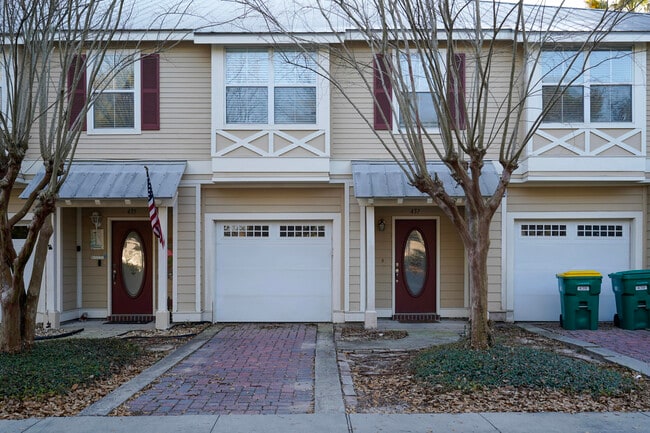 Building Photo - 437 Twin Lakes Ln