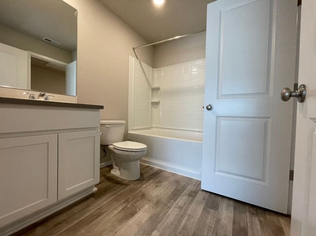 Building Photo - Modern 3-Bed, 2.5-Bath Home with Quartz Counters, Central A/C, and Prime Location!