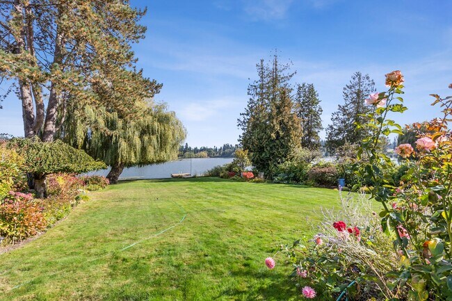 Building Photo - Charming 1 bed, 1 bath overlooking Lake Ballinger in Edmonds Bottom Floor Of Duplex $2350/mo.