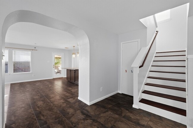 Building Photo - 331 Mantova Dr