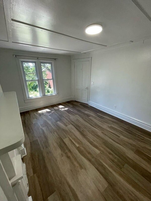 Building Photo - 405 Millbridge St