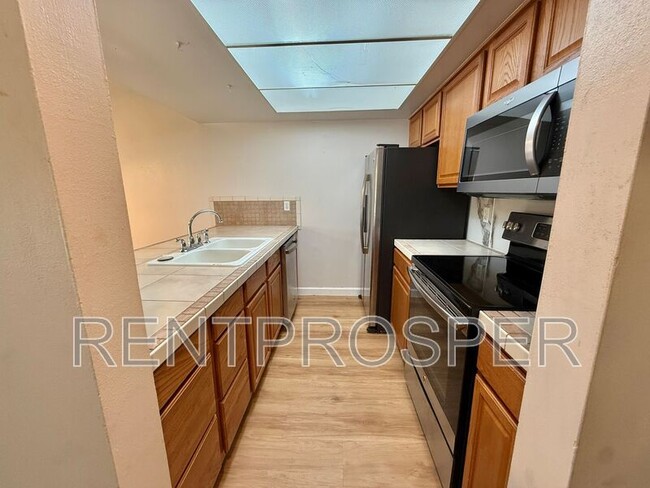 Building Photo - 6019 Windhover Dr