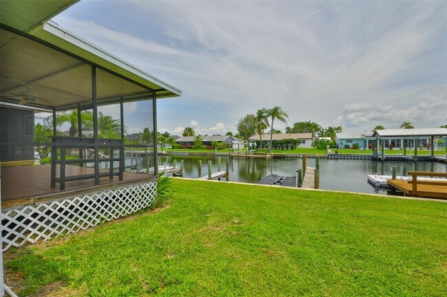 Building Photo - 1045 Apollo Beach Blvd