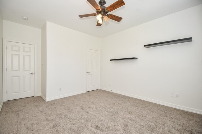 Building Photo - 3313 New Garden View Ln