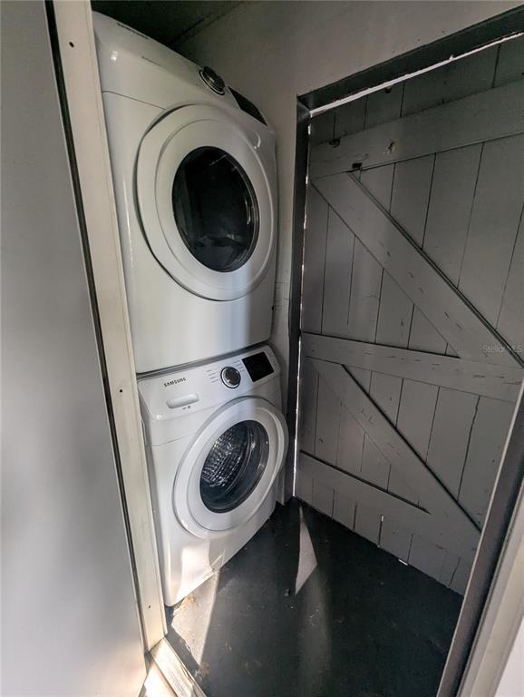 Building Photo - 928 S Bumby Ave