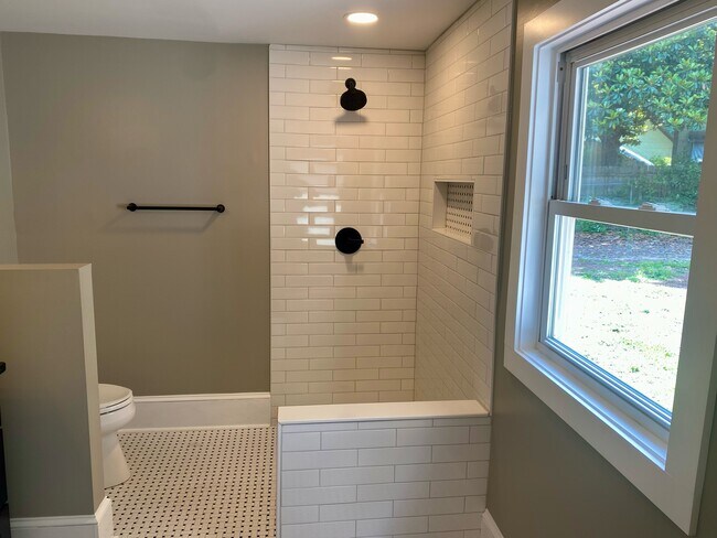 Building Photo - 115 Converse St