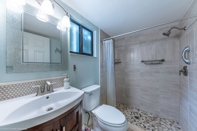 Building Photo - TURNKEY FURNISHED RENTAL ON GOLF COURSE. GROUND FLOOR UNIT