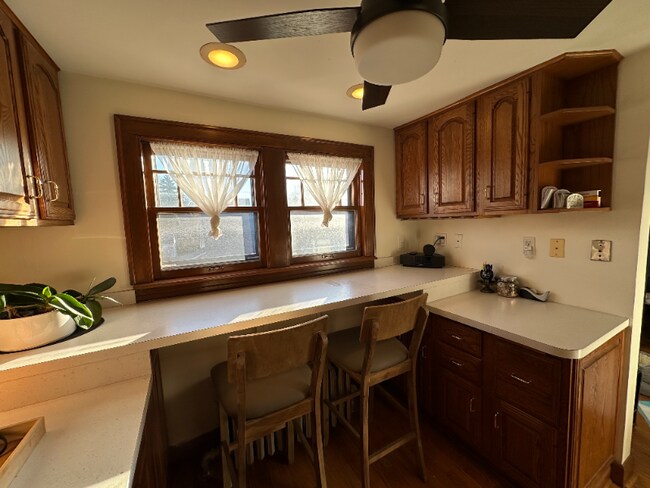 Building Photo - 512 W Wing St