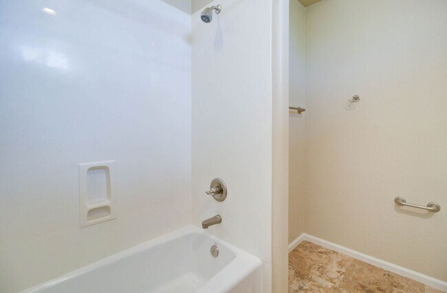 Building Photo - 9427 E Trailside View